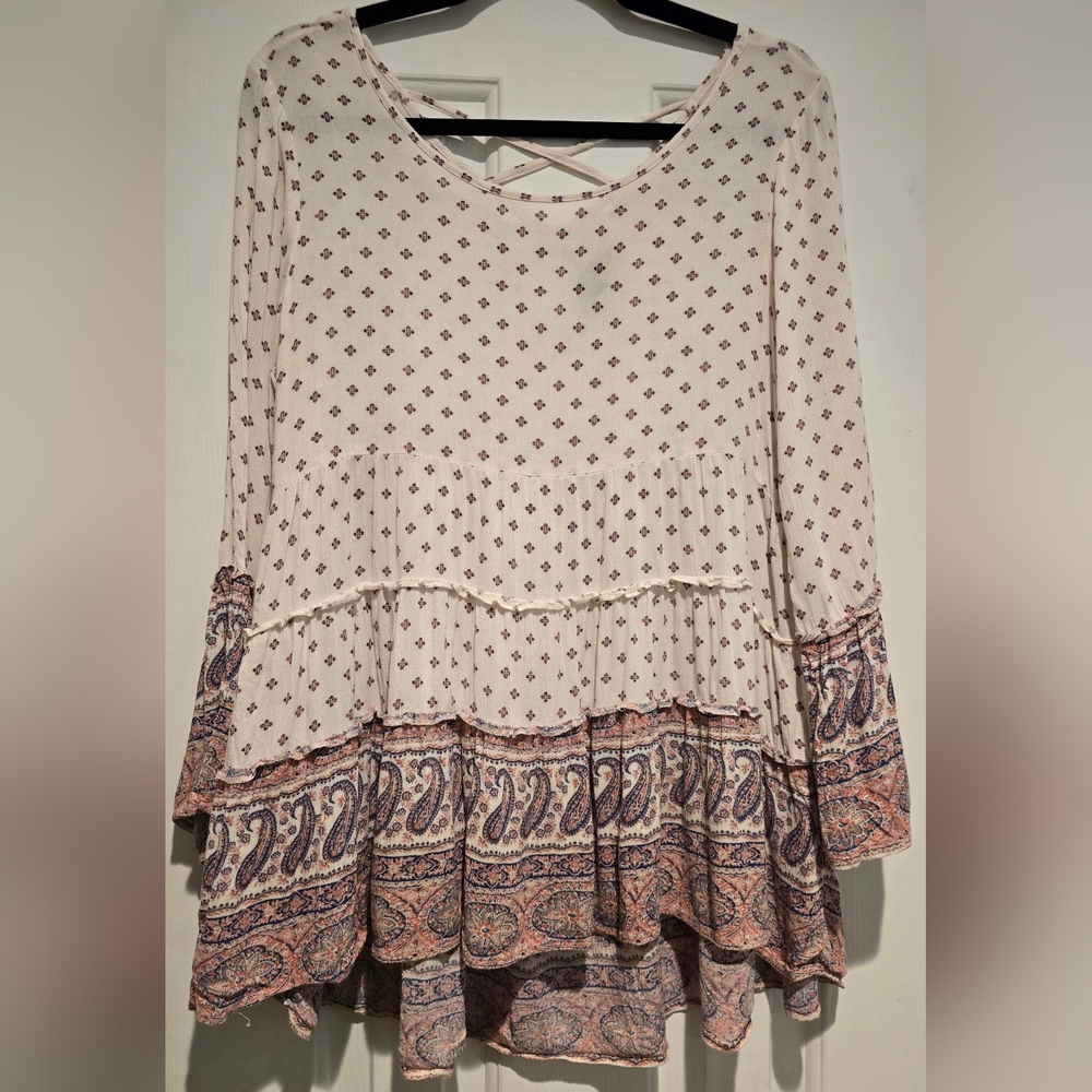Women's American Eagle White Floral Paisley 3/4 Sleeve Drop Hem Blouse Size Med